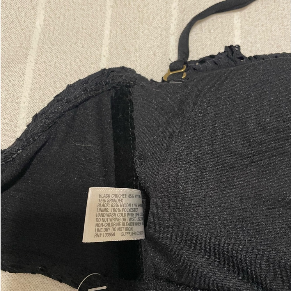 Victoria’s Secret V bikini top - Picture 7 of 8